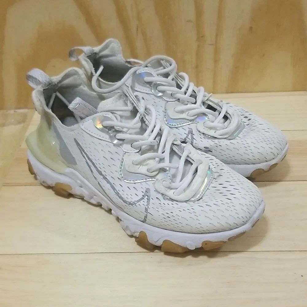 Size 8 - Nike React Vision White Iridescent Wmn's size 6